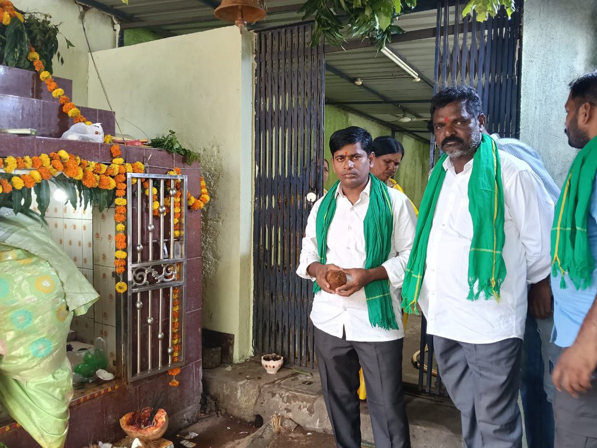 KisanCompany's tweet photo. UPPALA MYASAMMA 3rd Anniversary in Model Rythu Bazaar-Siddipet Dist, Telangana
#anniversary
#rythubazaar
#siddipet https://t.co/0Se98T8d5s