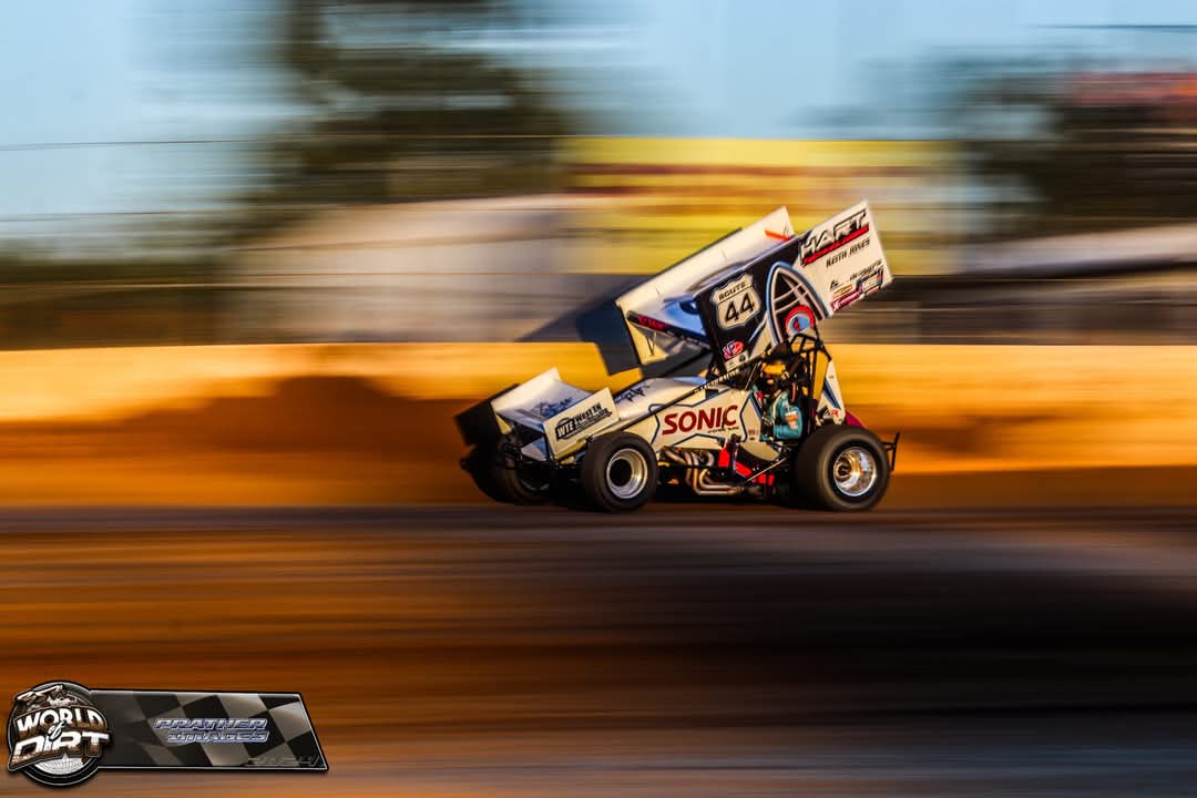 Day 28 of the #nsphotochallenge2025 - Panning. This is pure magic, Turn 3 at the Lake Ozark Speedway is so beautiful during qualifying 😍