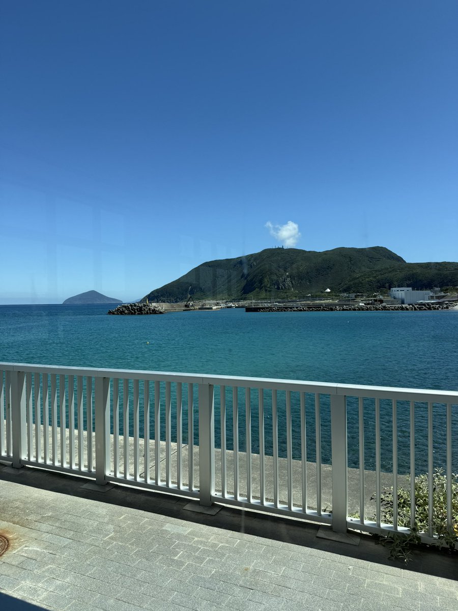 今年の夏休みも！
調布飛行場からわずか35分。
あっという間の新島です💕

チェックインカウンターから、あっという間の搭乗。
そして、ひとっ飛びで楽園ーー。