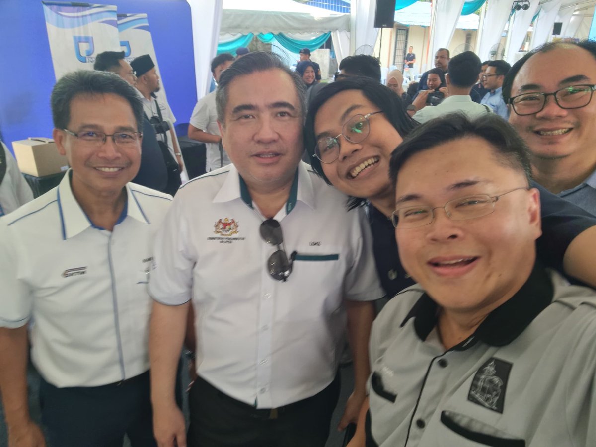 how NOT to pose masterclass by me btw