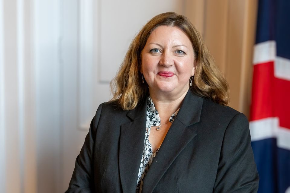 Kirsty McNeill - Labour MP for Midlothian ( just outside Edinburgh).

Kirsty’s had a long association with The Labour Party and has risen to prominence now that she’s the Parliamentary Under-Secretary for Scotland. 🏴󠁧󠁢󠁳󠁣󠁴󠁿 

She was a former advisor to Gordon Brown when he was Prime