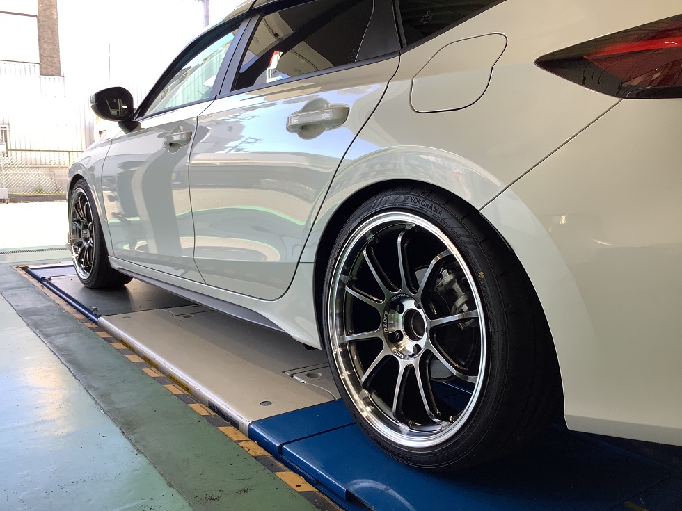 tgsakai9491's tweet photo. #FL1 に #RZDF2 と #APEX #V601 のセットを取付です。
リムがある存在感がはっきりしてかなりカッコよかったです。
#ADVANRacing #ヨコハマタイヤ #ホンダ車 #堺市北区 https://t.co/4Ao8a6jBIU