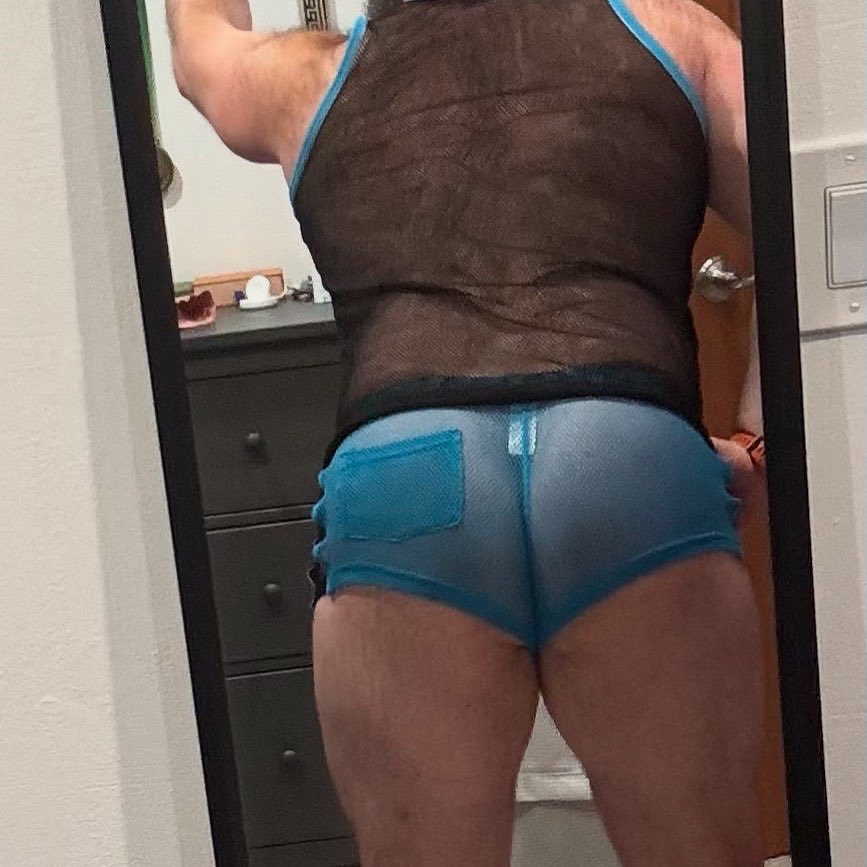 This was a casual going out outfit. Pick me up at the bar and take me back to your place? 😈😈😈😈