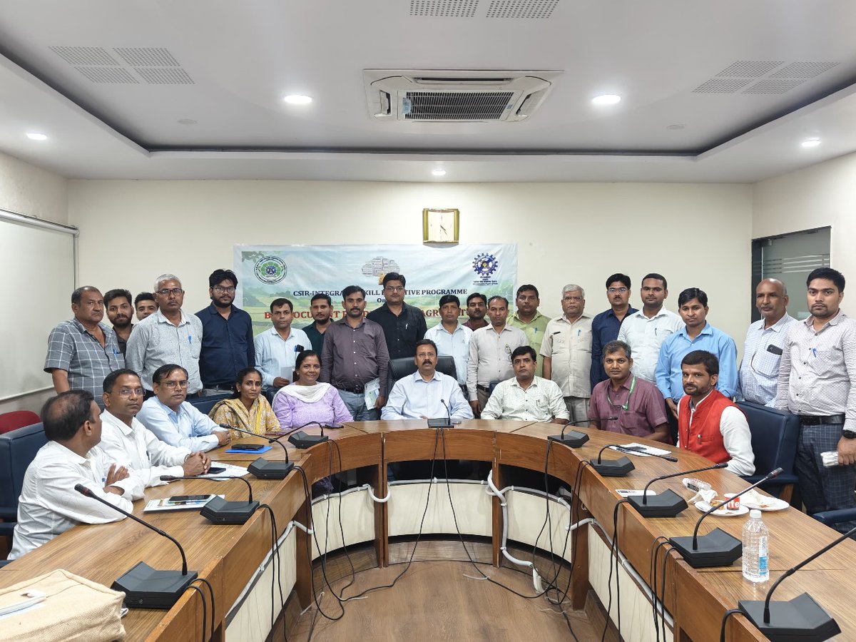 csirnbrilko's tweet image. A 3-day Skill Development Programme on ‘Bioinoculant Producer for Agricultural Application' from 23-25 Jul 25 was organized by NBRI under the aegis of @CsirSkill. A total of 23 officials from the State Agriculture Department, UP participated in the programme.
@akshasany