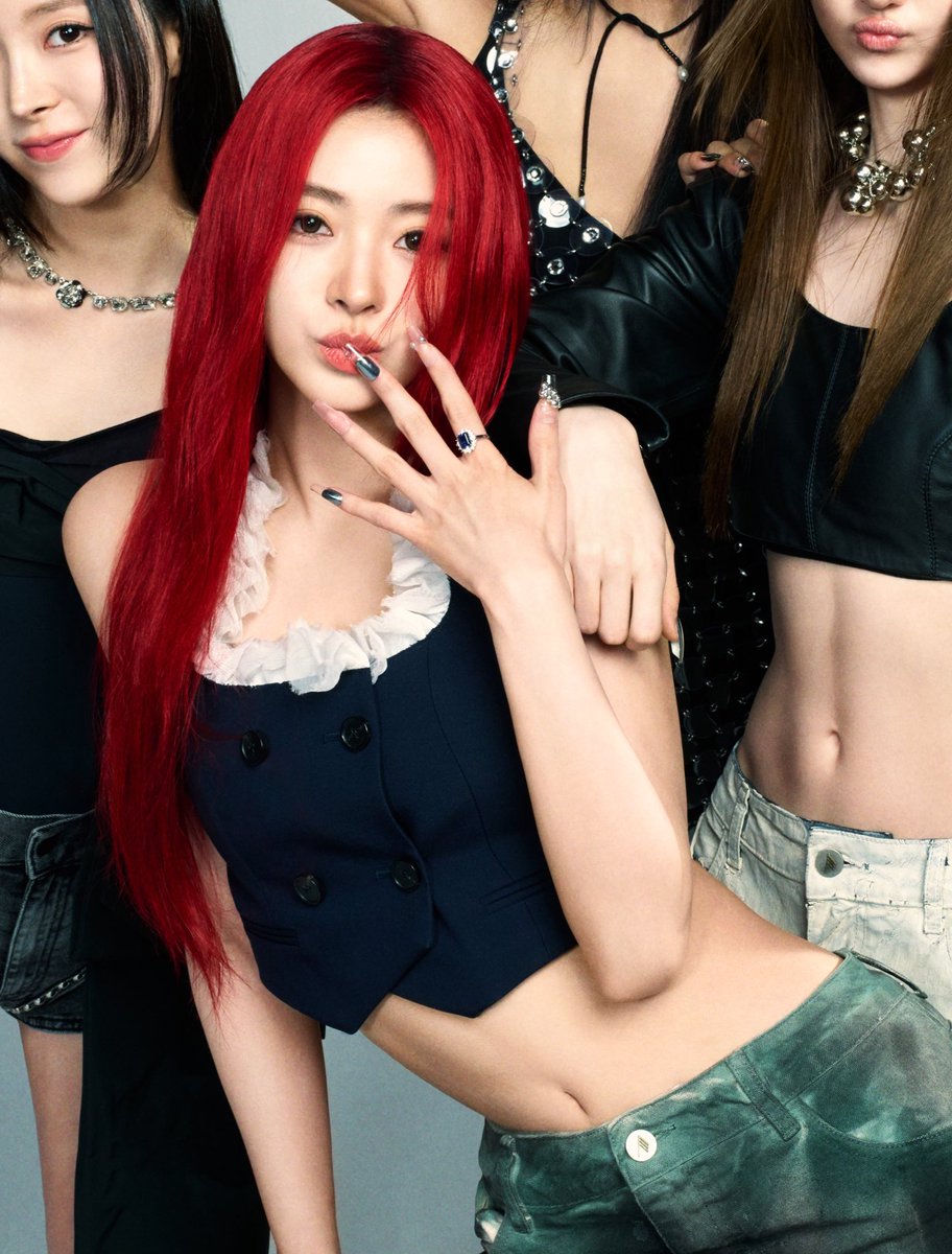 annarated's tweet image. RED HAIR ANNA????
