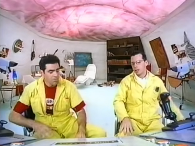 daniel_fidler's tweet image. Watching YouTube. Here's an old 1-800-COLLECT ad with Sean Hayes and Adam Carolla. Looks like they really enjoyed each other's company.
