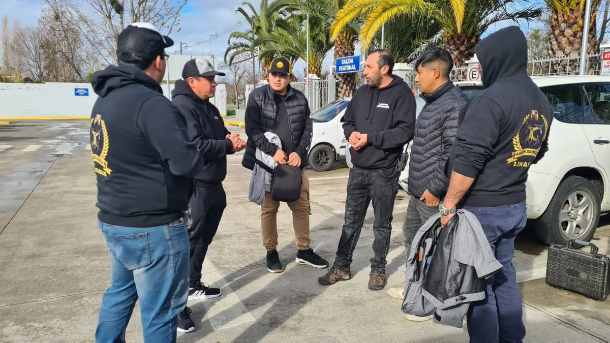EnLineaMaule's tweet photo. 👏Elogiable y destacable acción; Desde mañana martes, nuevamente la Agrupación de Drones “Pasión Dronera Linares” se unirá para aportar en la búsqueda del adulto de 31 años, Cristofer Vásquez Fuentes, desaparecido en la comuna de Retiro desde el pasado 22 de Julio. https://t.co/WKqUp0axkc