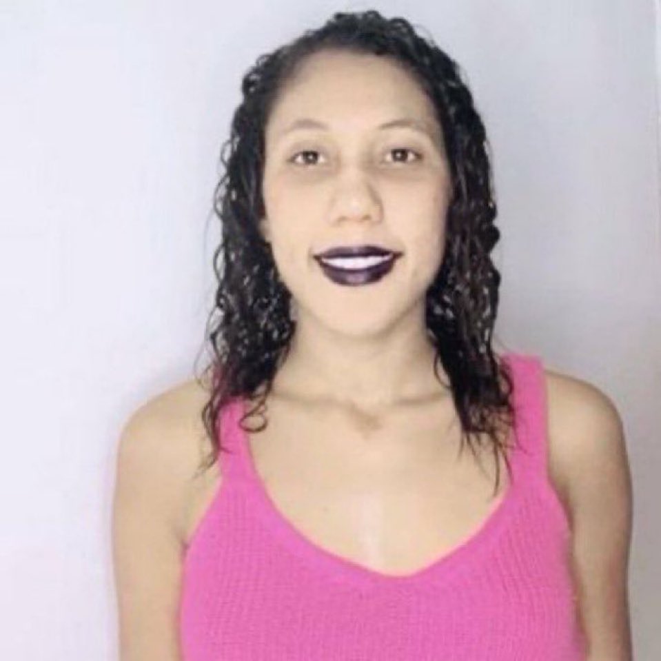 crisieroway's tweet image. amo assistir youtube sozinha pra ficar conversando com a tela como se tivesse falando com alguém
