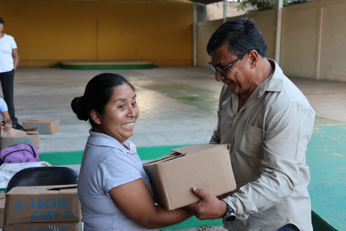 maribelmruiz's tweet photo. En #ViVaAC y @CongregacionMT seguimos trabajando 🫱🏽🫲🏾 para el bienestar de #Oaxaca.
¡#PorTuBienestarYNutrición sigue contribuyendo con las familias oaxaqueñas!
Estuvimos en la colonia Volcanes de la capital para hacer entrega de 288 litros de leche 🥛 liquida. https://t.co/wysWaKT9xh