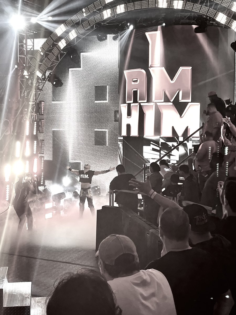 BilliamSan's tweet image. #WeWantMelo 

@Carmelo_WWE