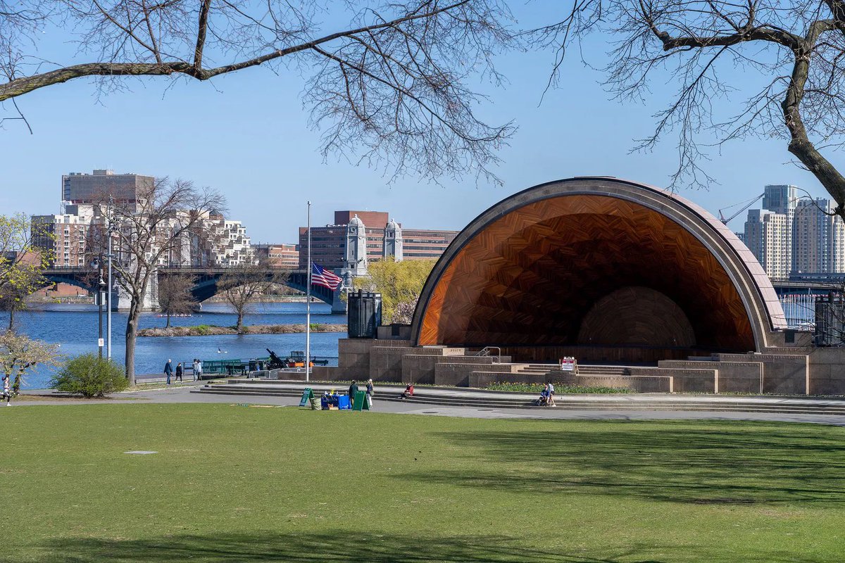 ajv1776's tweet photo. Whether it’s Framingham Centre Common or the bank of Farm Pond, having a formal hatch shell brings with it a statement of legitimacy and all the pomp and circumstance that goes with it. From local performances to bigger, build it and they shall come. #Framingham @CharlieSisitsky https://t.co/TIWeTu42xR