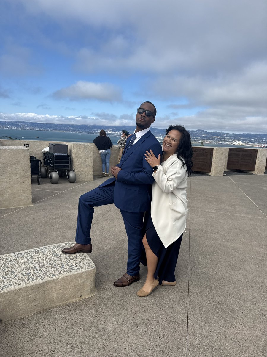 Hey can someone take these random people and cart out the picture?