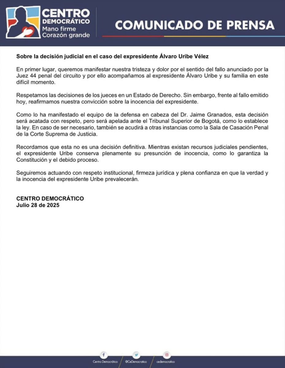 EltrinoCo's tweet image. 🚨 #ATENCIÓN | El Centro Democrático no acepta la realidad.
Tras la histórica condena de Álvaro Uribe Vélez por soborno en actuación penal y fraude procesal, el partido emite un comunicado en el que insiste en su supuesta “inocencia” y anuncia apelaciones.
La justicia habló…