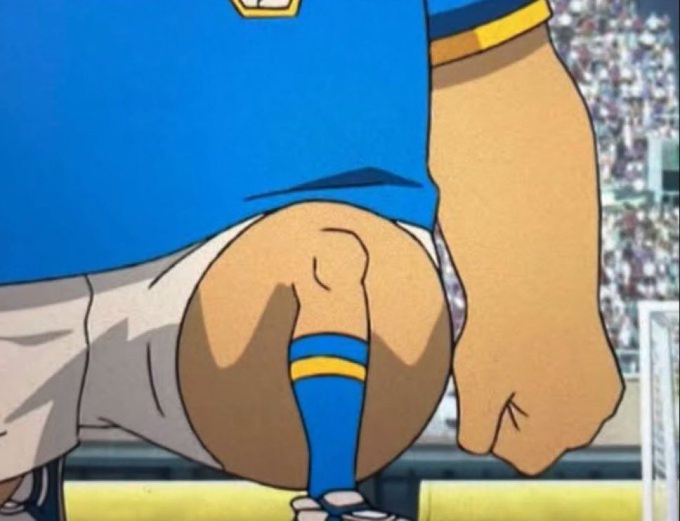 remucha5's tweet image. 足どうなってんの？www