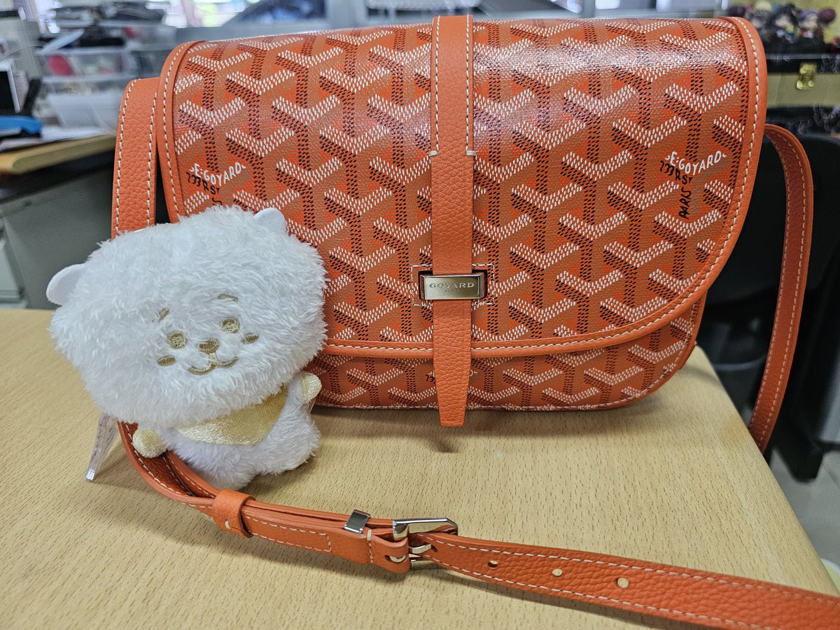 jinrrys07's tweet photo. #BagXkeyring Rj orange supremacy🤣 https://t.co/uYu2oubHiI