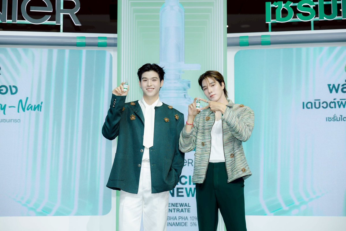 ALLNewsEXPRESS1's tweet image. เคมีที่ลงตัว! ‘สกาย-นานิ’ เดบิวต์รับตำแหน่ง Friends of Garnier คนใหม่ โชว์ตัวไอเทมผลัดผิว Tri-Acid Renew เซรั่มเพื่อผิวไบรท์ กลาง สยามย่าน มิตรทาวน์
#GARNIERTRIACIDXSKYNANI #หยดผลัดผิว #TriAcidSerum #GarnierThailand
Garnier Thailand อวดเคมีที่ทุกคนตามหา! ดึง สกาย-วงศ์รวี นทีธร…