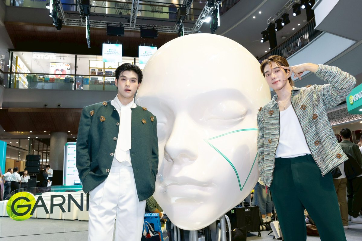 ALLNewsEXPRESS1's tweet image. เคมีที่ลงตัว! ‘สกาย-นานิ’ เดบิวต์รับตำแหน่ง Friends of Garnier คนใหม่ โชว์ตัวไอเทมผลัดผิว Tri-Acid Renew เซรั่มเพื่อผิวไบรท์ กลาง สยามย่าน มิตรทาวน์
#GARNIERTRIACIDXSKYNANI #หยดผลัดผิว #TriAcidSerum #GarnierThailand
Garnier Thailand อวดเคมีที่ทุกคนตามหา! ดึง สกาย-วงศ์รวี นทีธร…