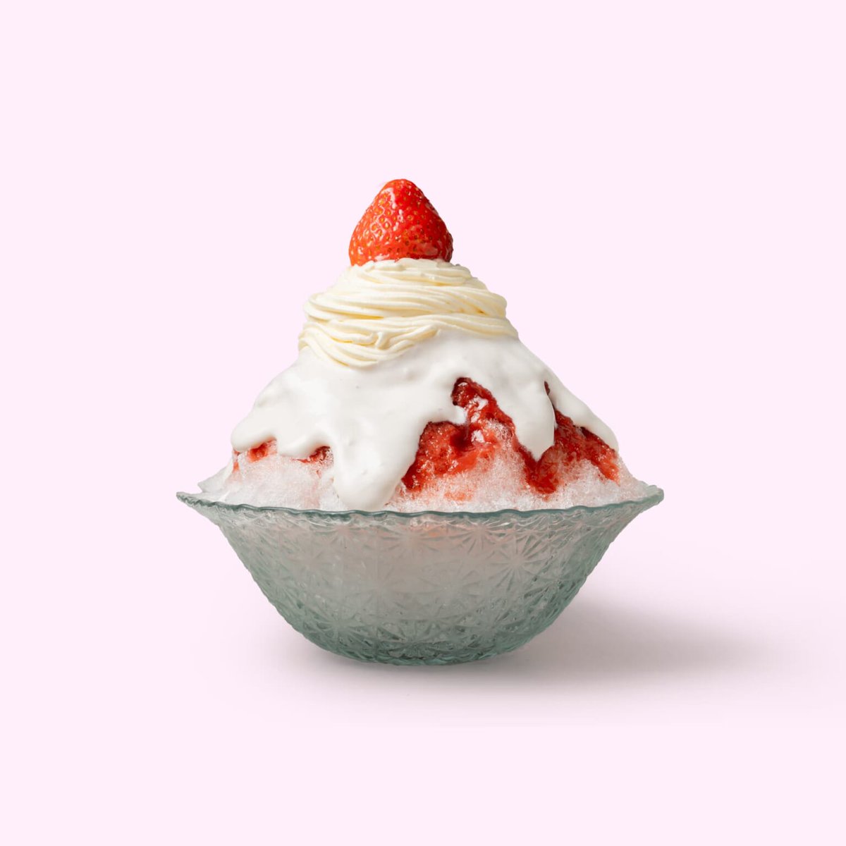 fanfunfukuoka's tweet photo. 福岡・薬院発のドーナツと焼き菓子の店「ON SUGAR」では、7月より夏の新作スイーツを順次展開中！　薬院店限定のかき氷3種をはじめ、東京・すみだ珈琲のCOFFEE SAUCEを使用した、新感覚ドーナツも販売されました。
#ONSUGAR #かき氷 #アフォガードドーナツ #薬院カフェ #福岡
https://t.co/29ysvWZ8KT https://t.co/O3Csj5Pidl