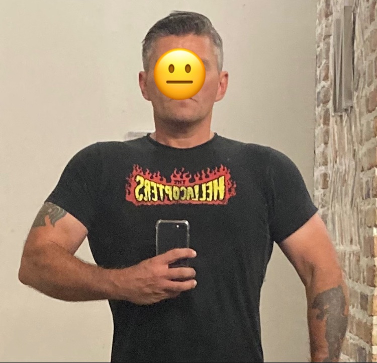 saybruh99x's tweet image. I have to make sure I'm alone in the locker room before I take these awkward selfies