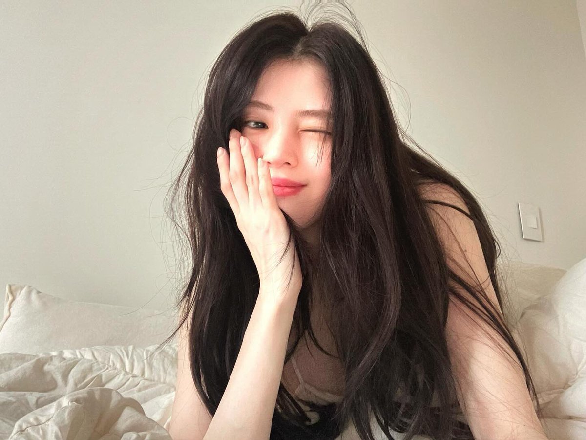 mylikingzip's tweet photo. 한소희는 진짜 유명한 니침대내꺼의 여자임.. https://t.co/7bbs75SlEu