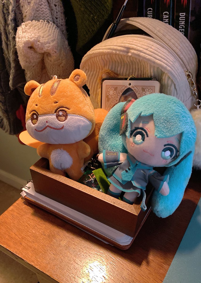 A hot new bombshell has entered the villa