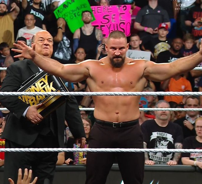 OwenEscobar18's tweet image. Acabó el solito con Roman Reigns y Jey Uso.
QUE IJUEPUTA ANIMAL ES BRON BREAKKER
(Se come el pin en Summerslam)