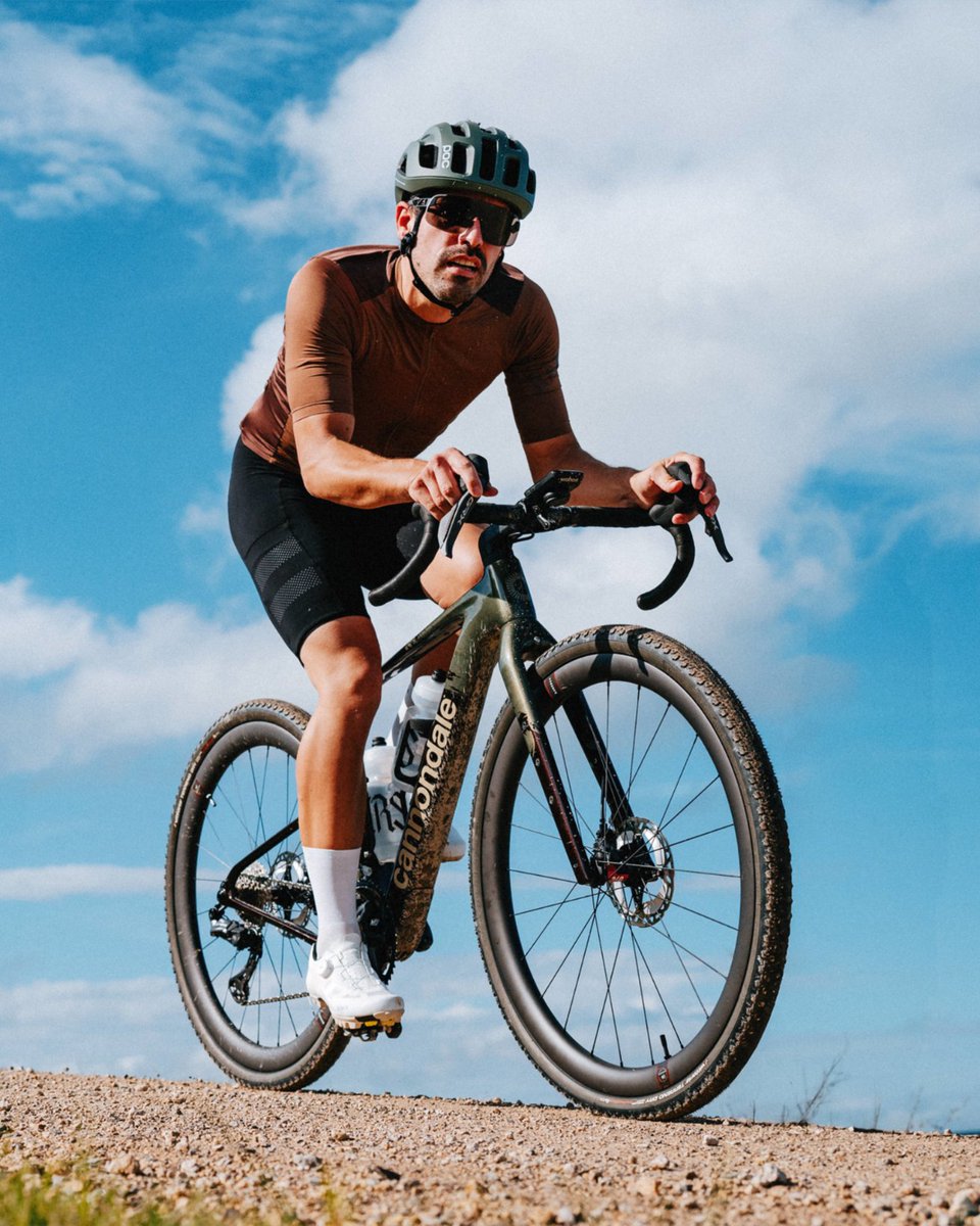 ハイエンドモデルであるTopstone Carbon LTD Di2は、レースはもちろん、バイクパッキング、ダートや舗装路でのロングツーリングに最適！ms.spr.ly/6019s1rtN