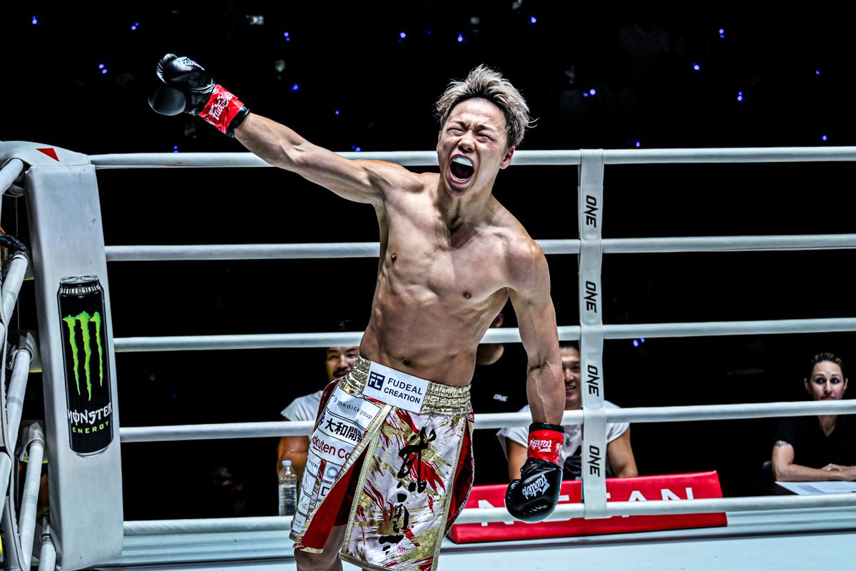 ONECHAMPJP's tweet image. \ 🎂 𝗛𝗮𝗽𝗽𝘆 𝗕𝗶𝗿𝘁𝗵𝗱𝗮𝘆 🎂/
きょう7月29日は
ONEフライ級キックボクシング2️⃣位の武尊🇯🇵の誕生日です!
おめでとうございます🎉
現在、アメリカ合宿中の武尊は
次戦でどのような姿を見せるのか!?
#WeAreONE #ONEチャンピオンシップ