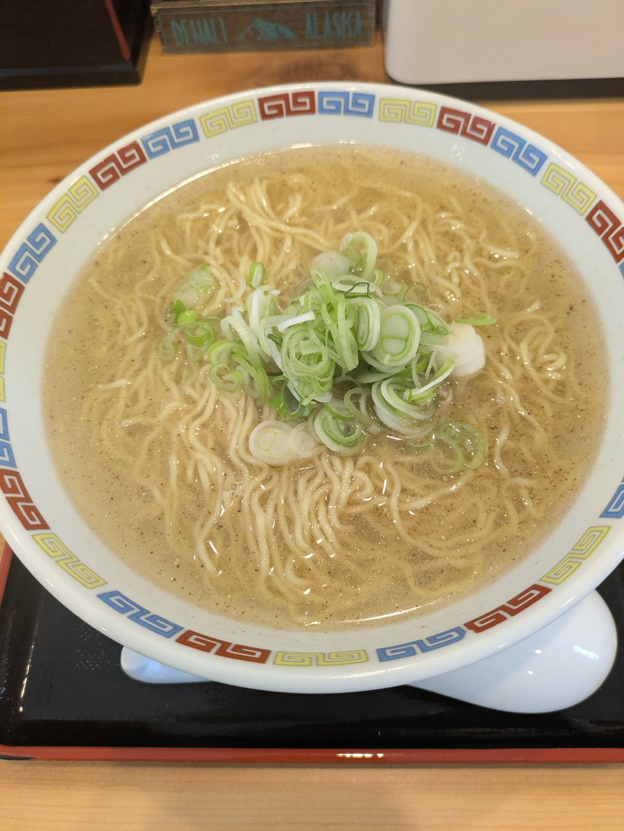 PRATT__Bi's tweet image. 妹背牛町　ばにはつ分家
しおらーめん かけ大盛り

暑いけど　ひたすら麺を啜る😋🍜
次来たら夏季限定ざるらーめん食ってみるかな🤔