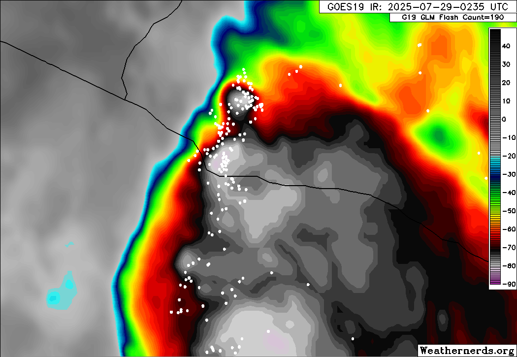 ⚡Fuerte tormenta eléctrica.
Intensa lluvia y alta actividad eléctrica sobre área metropolitana de Sonsonate, puerto de Acajutla con desplazamiento sur poniente.
Precaución al manejar sobre carretera y lugares propensos a inundaciones.
Cortes de energía en el área.