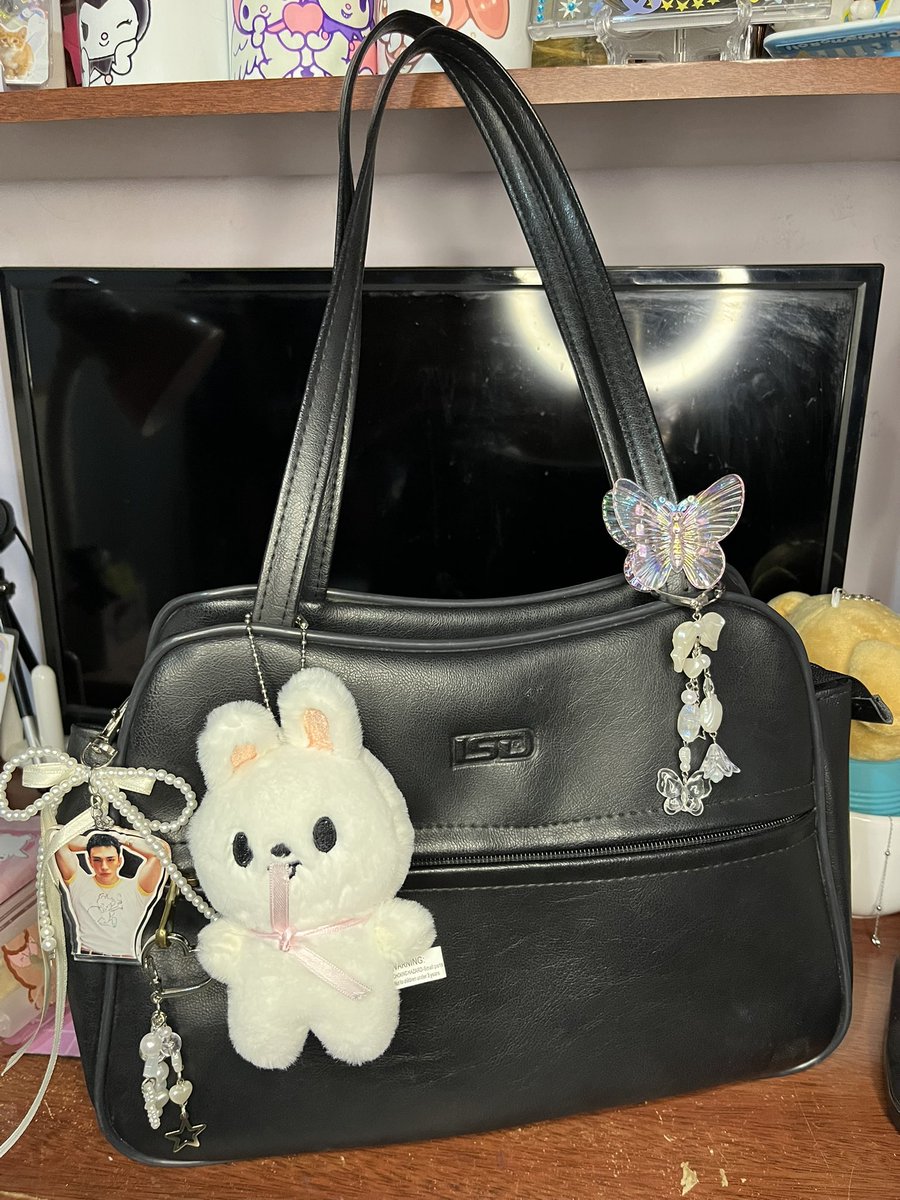 talvezsoyabril's tweet image. les gusta como lookee mi cartera de mujerrr