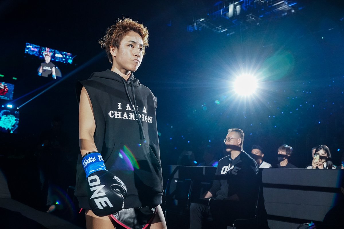 ONECHAMPJP's tweet image. \ 🎂 𝗛𝗮𝗽𝗽𝘆 𝗕𝗶𝗿𝘁𝗵𝗱𝗮𝘆 🎂/
きょう7月29日は
日本を代表する女子キックボクサーのKANAの誕生日です!
おめでとうございます🥳
素敵な一年なりますように❤️🔥
#WeAreONE #ONEチャンピオンシップ