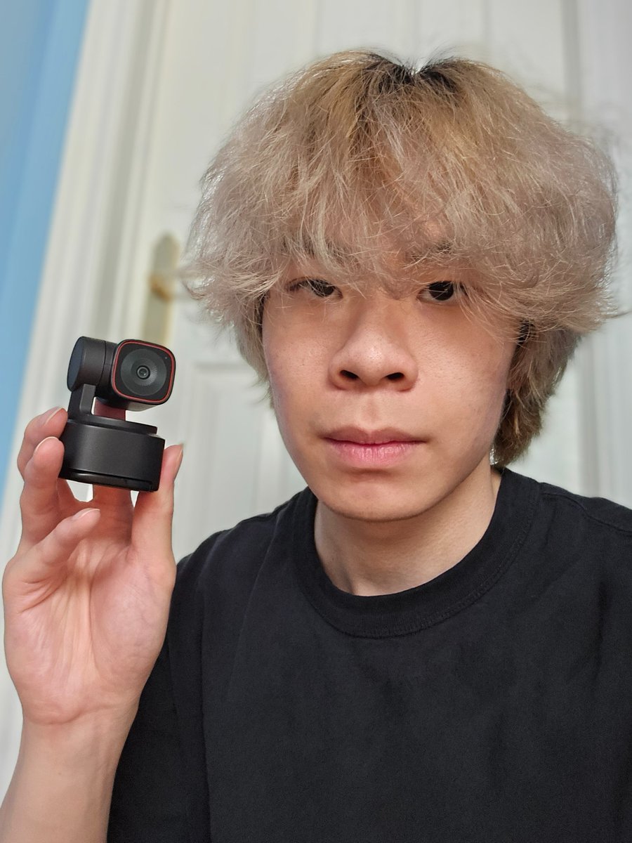 Been using the TIny 2 Lite webcam for my streams thanks to <a href="/OBSBOT_Official/">OBSBOT</a> the offical sponsor of the EWC #OBSBOTEsports #OBSBOTxEWC #streamwithobsbot #obsbot
