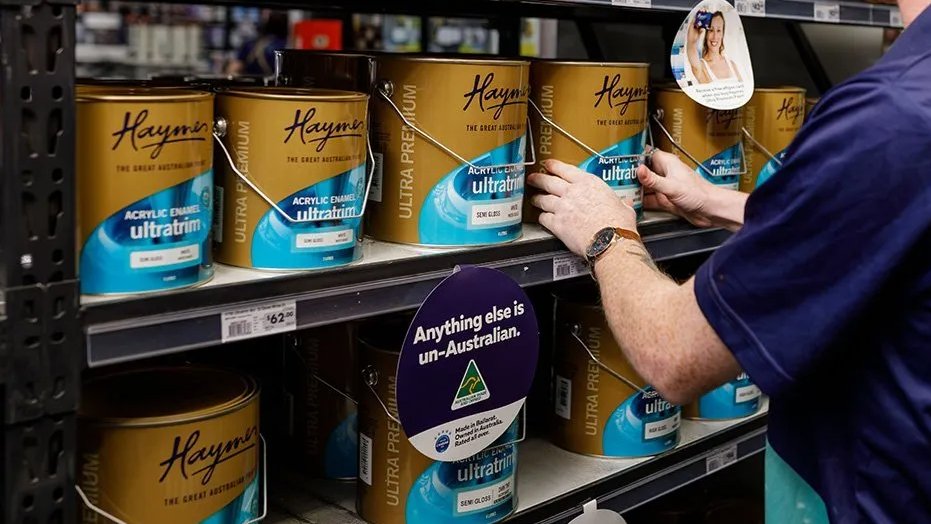 From product packaging to digital promotions, we've put together a list of 10 effective ways that licensees can use the Australian Made logo! 💚💛

Read the full article: bit.ly/usethelogo

#australianmade #australianmadecampaign