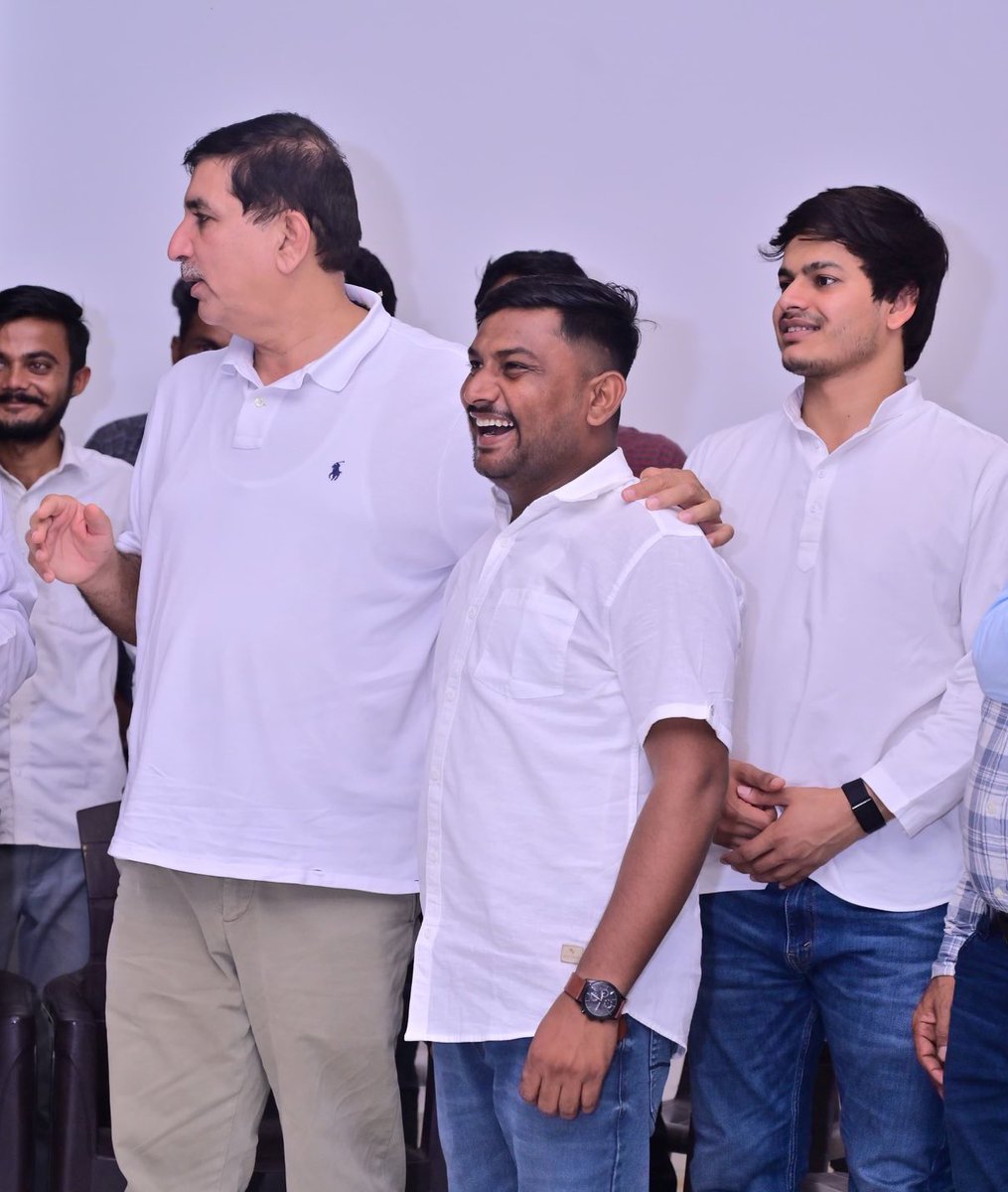 बाड़मेर NSUI के नवनियुक्त ज़िलाध्यक्ष भाई भूपेंद्र मेघवाल को नव दायित्व के लिए हार्दिक बधाई एवं शुभकामनाएँ। 
<a href="/bhoopendrbarmer/">Bhoopendra Rajbera</a> 
#थार_की_अपणायत #NSUI <a href="/VinodJakharIN/">VINOD JAKHAR</a>
