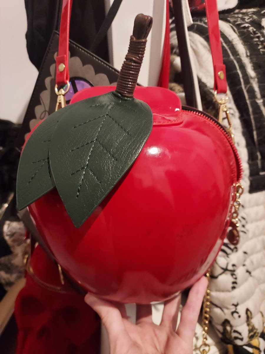 Spicy__Sushi's tweet image. ...Mr. krabs, I have an ideaaaaa.