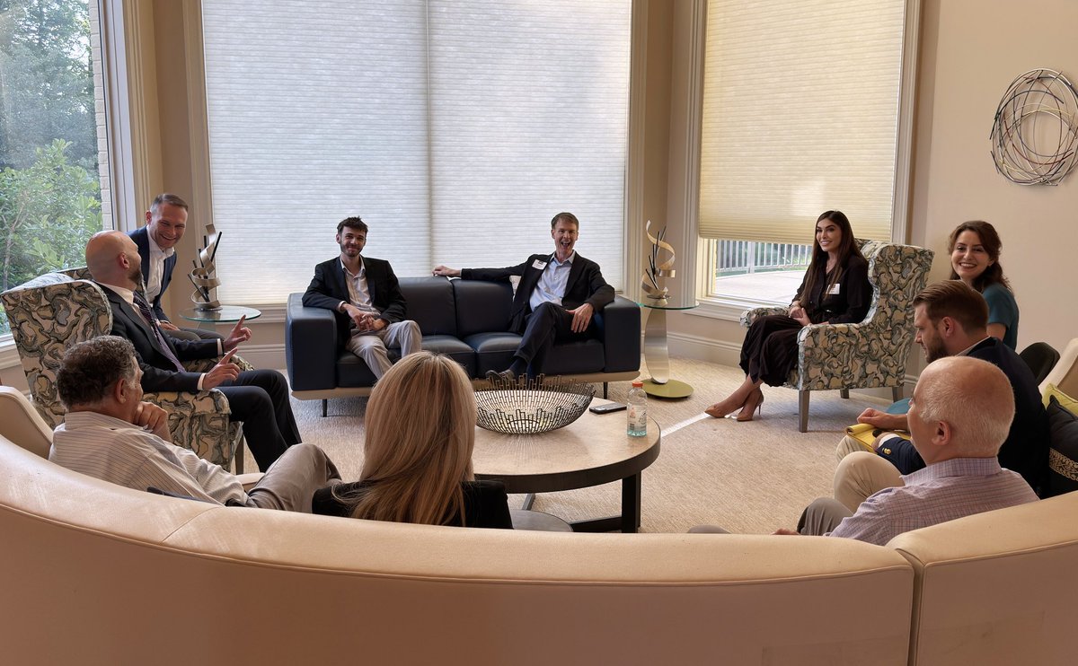 ٢٨ تموز ٢٠٢٥

عقد أعضاء التحالف السوري الأمريكي من أجل السلام والازدهار، إلى جانب نخبة من أبناء الجالية السورية الأمريكية في ولاية إنديانا، لقاءً مساء اليوم مع عضو الكونغرس جيفرسون شريف، عضو لجنة الشؤون الخارجية في مجلس النواب الأمريكي.

تناول اللقاء السياسة الأمريكية الراهنة