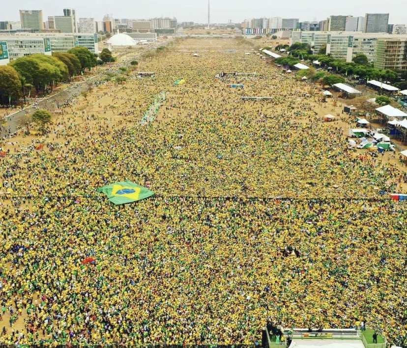 A urna não reconhece essa multidão de Patriotas.
Temos que exigir
VOTO IMPRESSO
CONTAGEM PÚBLICA