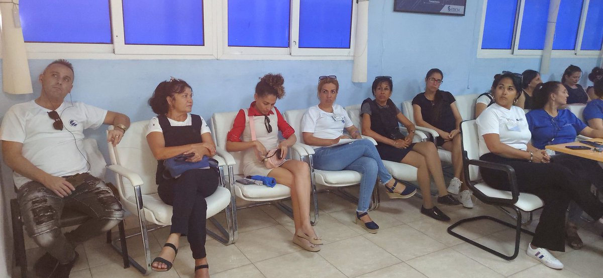 Trabajadores del Departamento Comercial en #Etecsa_LasTunas desarrollaron hoy el Balance del primer semestre del año en curso. La evaluación de este período y sus resultados, generaron nuevas proyecciones para el segundo período de trabajo.
<a href="/ETECSA_Cuba/">ETECSA</a>
<a href="/NelsonFR71/">Nelson Francisco Reyes González</a> 
<a href="/YelinReyes/">Yelin Reyes Rivas</a>
