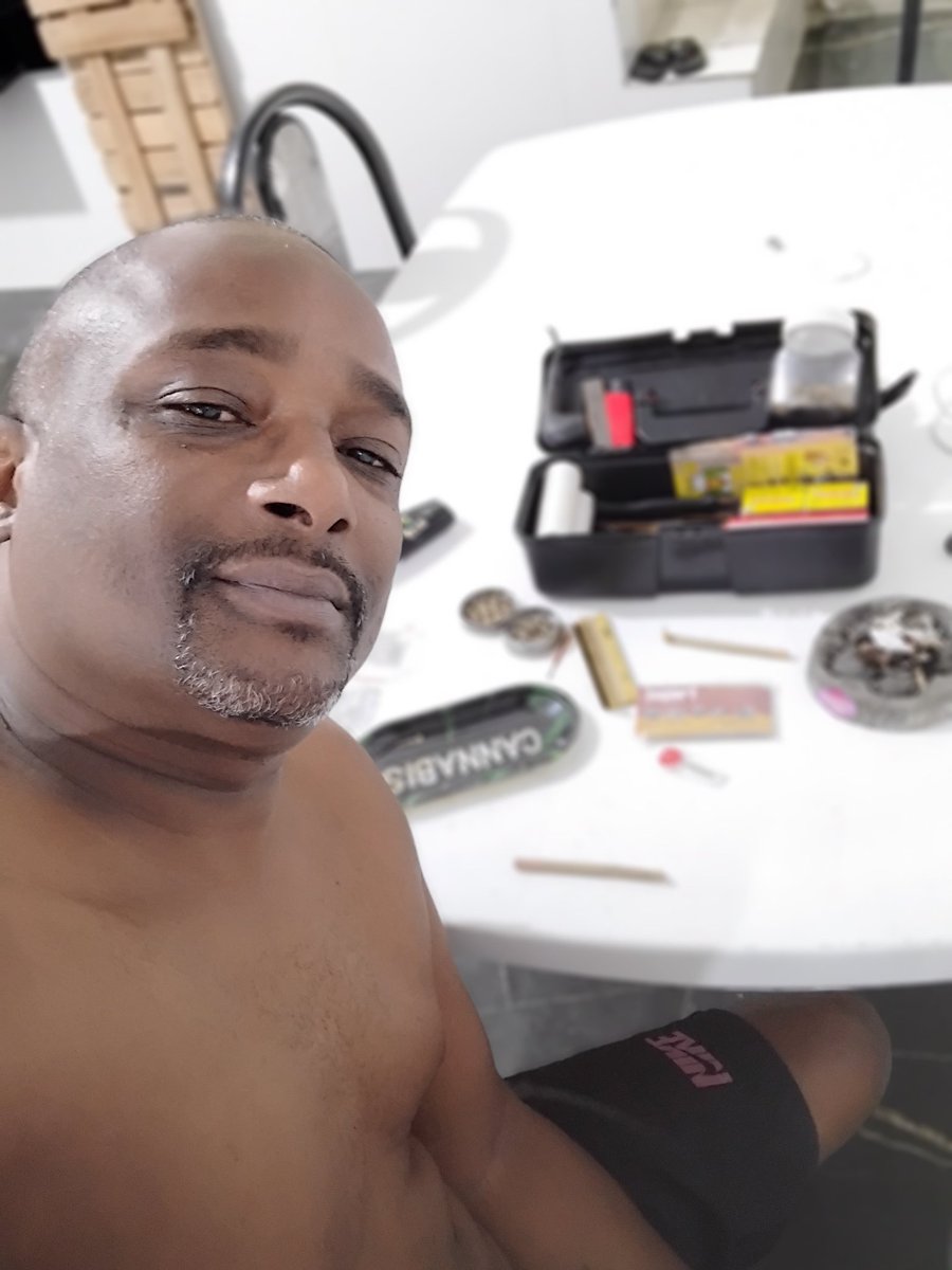 luva de maconheiro🍁Thc legalização já 🍁 tweet media