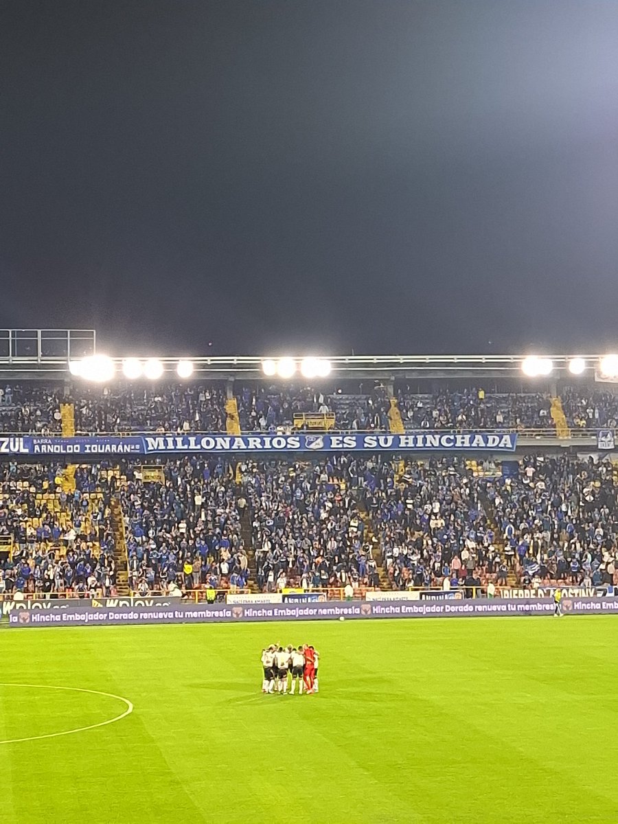 ANDRES GOMEZ V (@andresgomezv) on Twitter photo Serpa, que mas se necesita.
Ud rompio al equipo cuando atacó a @falcao y a los jugadores.
Ud no es digno de <a href="/MillosFCoficial/">Millonarios FC</a>
Amber fuera! Serpa, que mas se necesita.
Ud rompio al equipo cuando atacó a @falcao y a los jugadores.
Ud no es digno de <a href="/MillosFCoficial/">Millonarios FC</a>
Amber fuera!