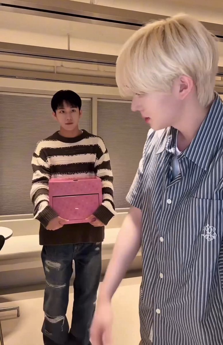 Puju_IT's tweet image. 아 강아지 ㅈㄴ 귀엽게생김 장난없어