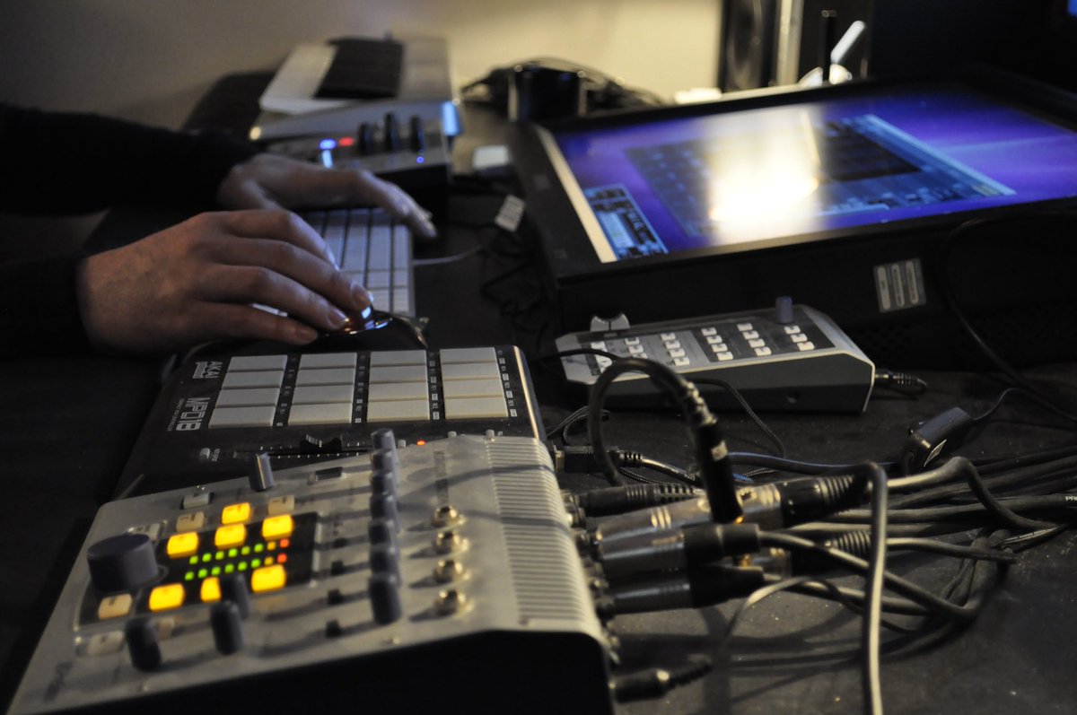 OnlapMusic's tweet photo. 🔥 Some first times stay with you forever.
Here’s The Awakening in the making, back in 2011.
First riffs, first takes, first emotions.
#FirstTrack #ONLAP #BackTo2011 #RockRoots https://t.co/2JnIk8z3DC