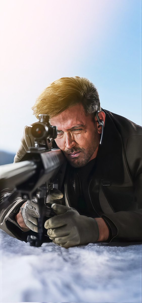 Deadlyspyagent's tweet image. You want to define screen presence? Just look at Hrithik Roshan. He is the definition of it. No one commands the frame like him.
#War2 #HrithikRoshan #ScreenPresence #YRFSpyUniverse