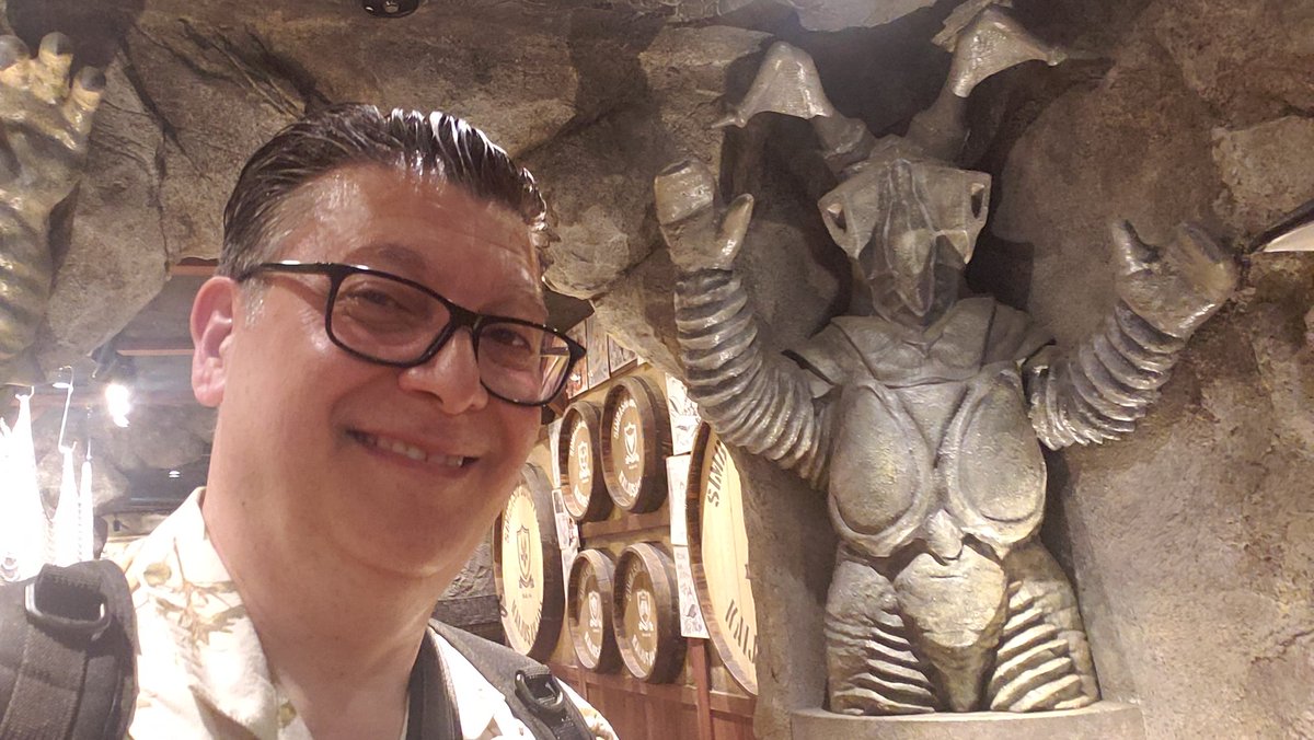 MONSTER BAR! Visiting Kaiju Sakaba Shimbashi...