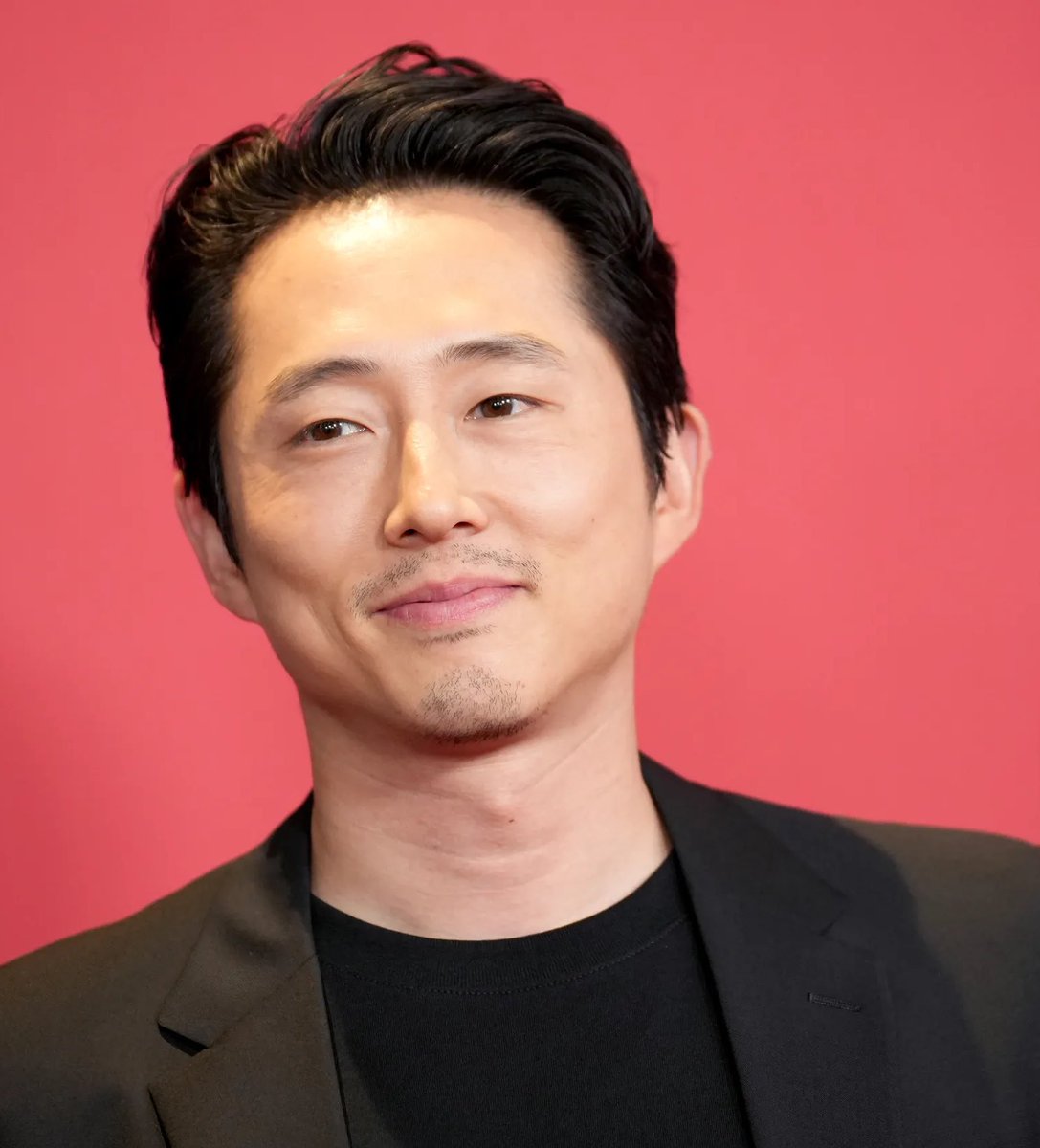 DiscussAvatar's tweet image. Steven Yeun will voice an adult Prince Zuko in the upcoming film ‘THE LEGEND OF AANG: THE LAST AIRBENDER.’
(Source: @IGN)