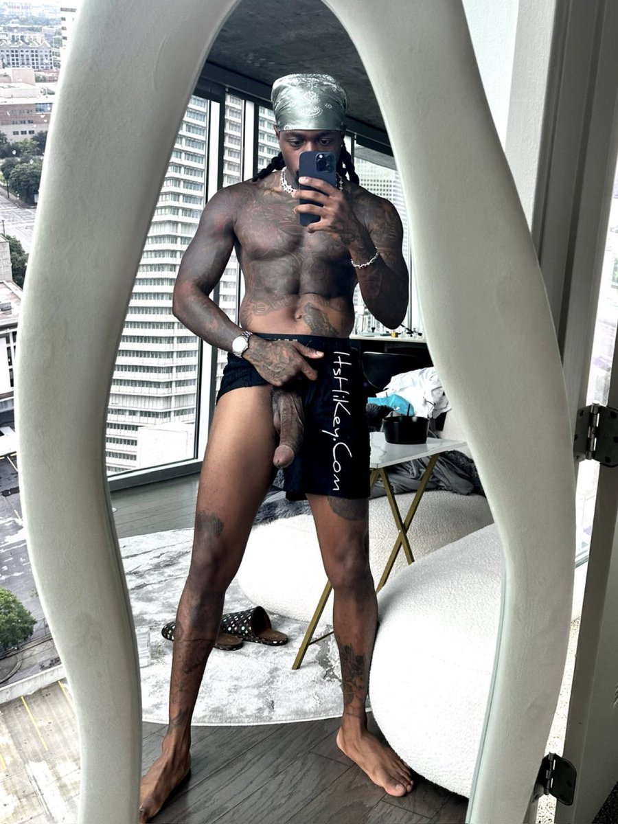 Make sure you hit https://t.co/KC8mW7YPbZ &amp; vote for @ItsHiKey in the following categories 👀

-Male Content Creator of The Year 🏆
-Top ProAm Perfomer 💦
-Talented Tongue 👅 

📸 @ItsHiKey https://t.co/CyvTHLBNMU