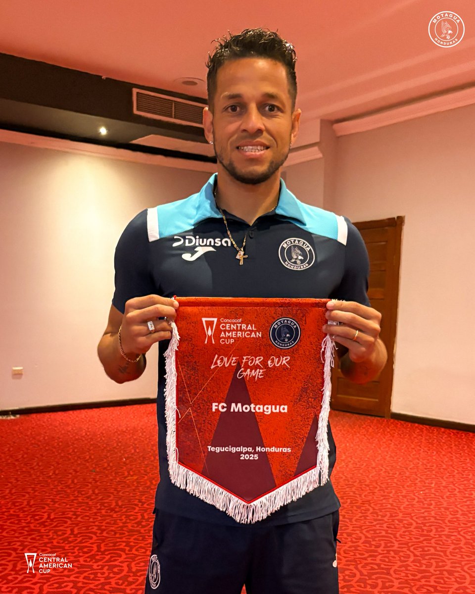 CONCACAF da la bienvenida al Fútbol Club Motagua a una nueva edición de la Copa Centroamericana.

⚽️ Nuestro capitán Marcelo Santos recibió el banderín de bienvenida en representación de todo el equipo.