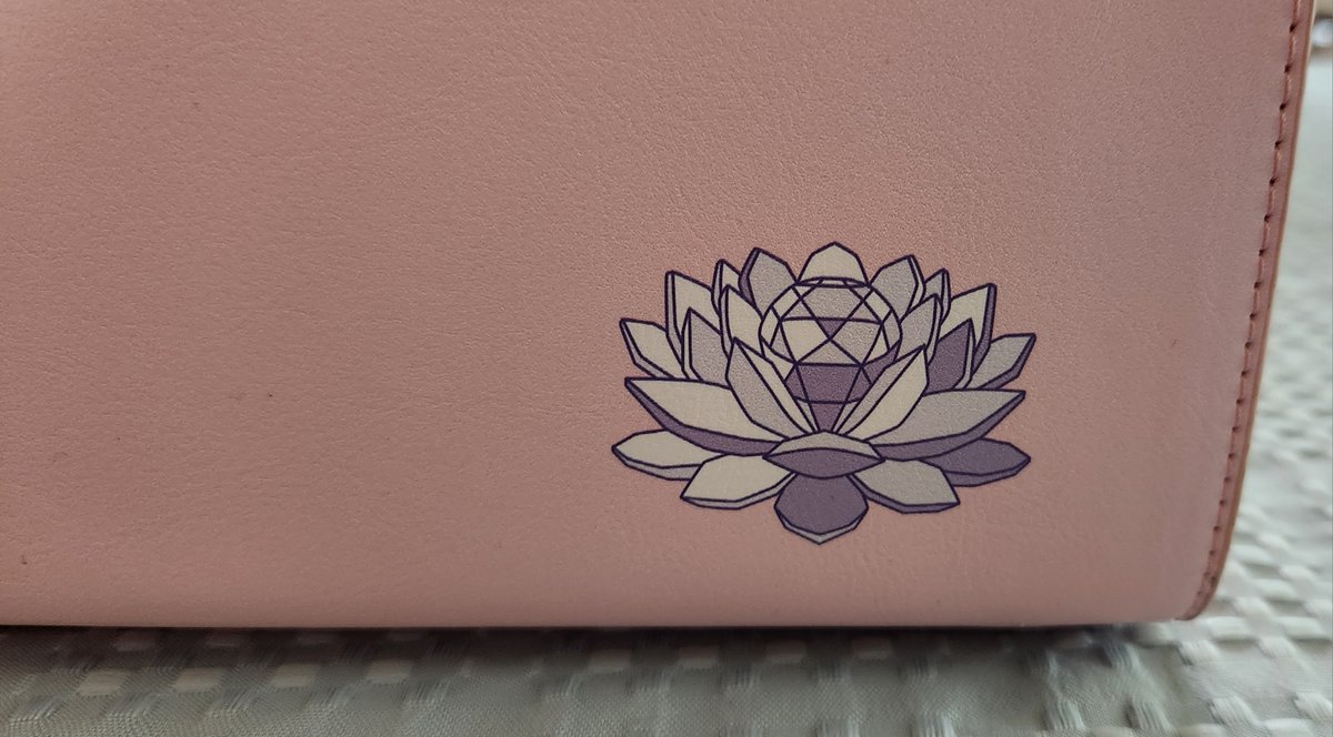 sorakazeno1's tweet image. Eternal Sailor Moon purse from Hot Topic
#sailormoon #sailorstars #usagitsukino  #月野うさぎ #セーラームーン #hottopic #セーラースターズ