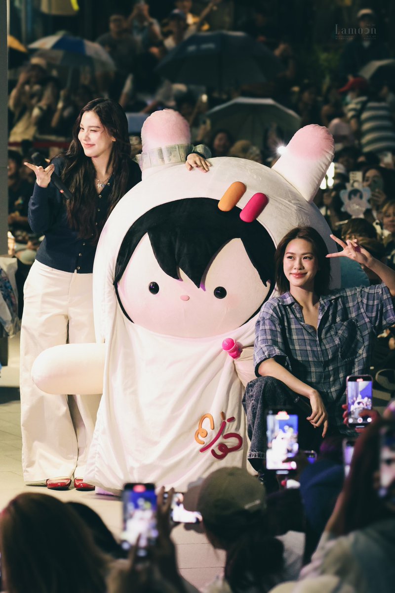 Lamoon_LM's tweet image. มีมี่นีนี่กับเศรษฐีนีเอนี่
#มหกรรมนิยายนานาชาติ2025xEB
#EmiBonnie #เอมี่บอนนี่